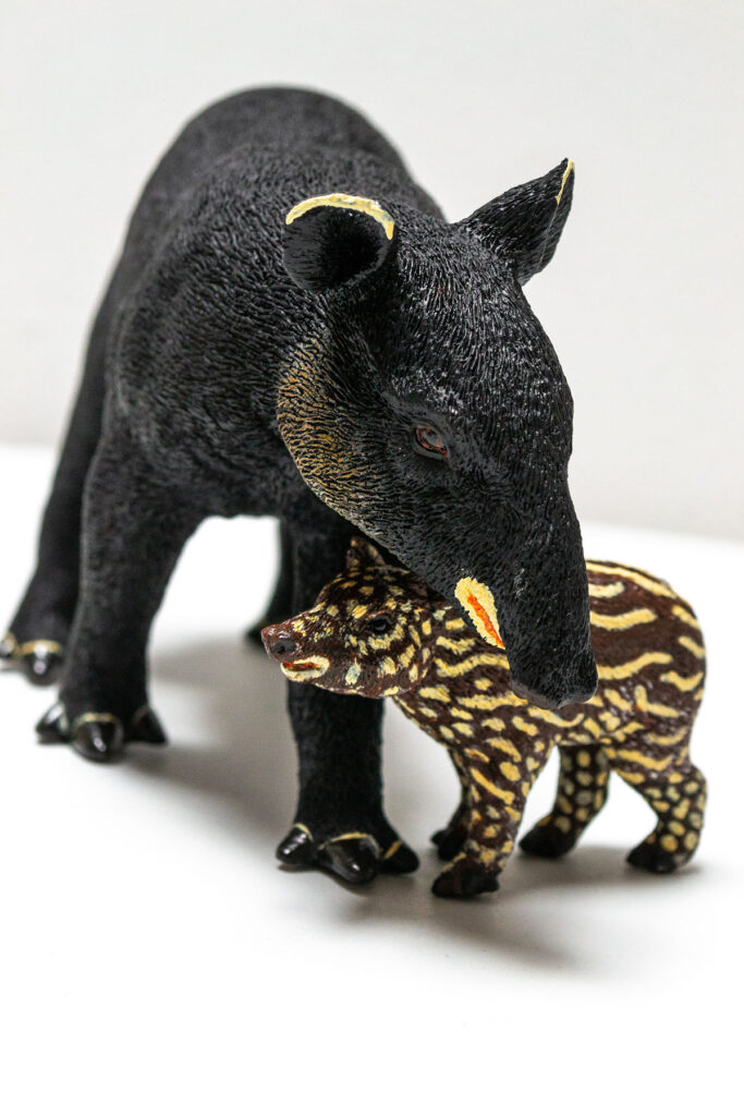 Tapir figurine store